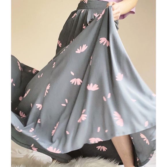 VTG | Vintage Dream Petal Skirt - Picture 2 of 2